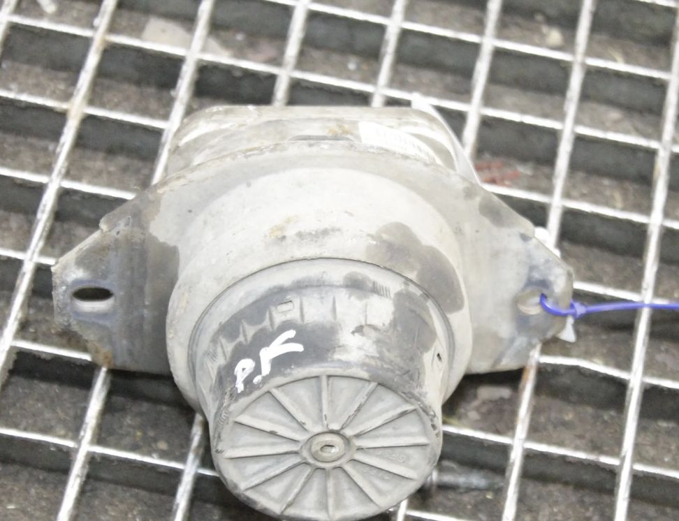 LAND ROVER Discovery 4 generation (2009-2016) Dzinēja stiprinājums/spilvens kreisajā pusē AH226A003BA,AH22-6A003-BA 25949429