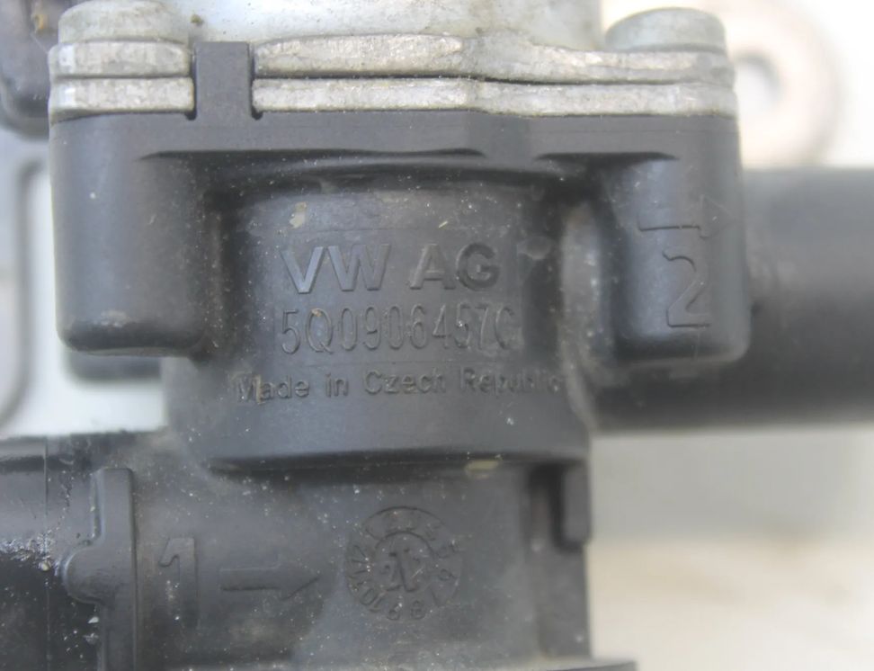 SKODA Octavia COMBI (2019-2024) Heating radiator valve 5Q0906457C 26030640