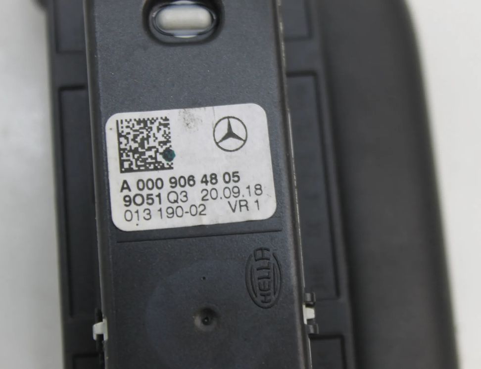 MERCEDES-BENZ A-Class W177 (2018-2024) Jumta rokturu komplekts (iekšējais) A0009064705,A0009064805 27439937