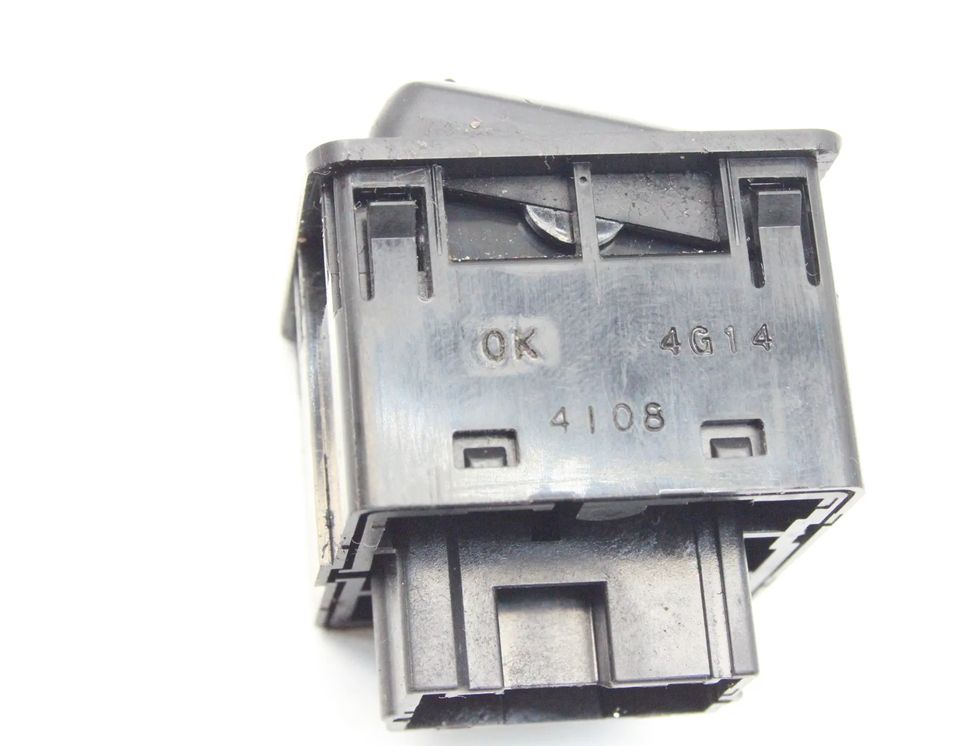 MITSUBISHI Outlander 3 generation (2012-2023) Sēdekļa apsildes poga 28573920