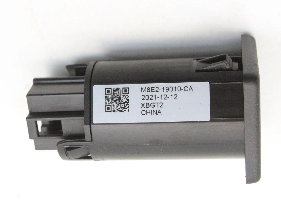 JAGUAR I-Pace 1 generation (2018-2023) USB M8E2-19010-CA 29001101