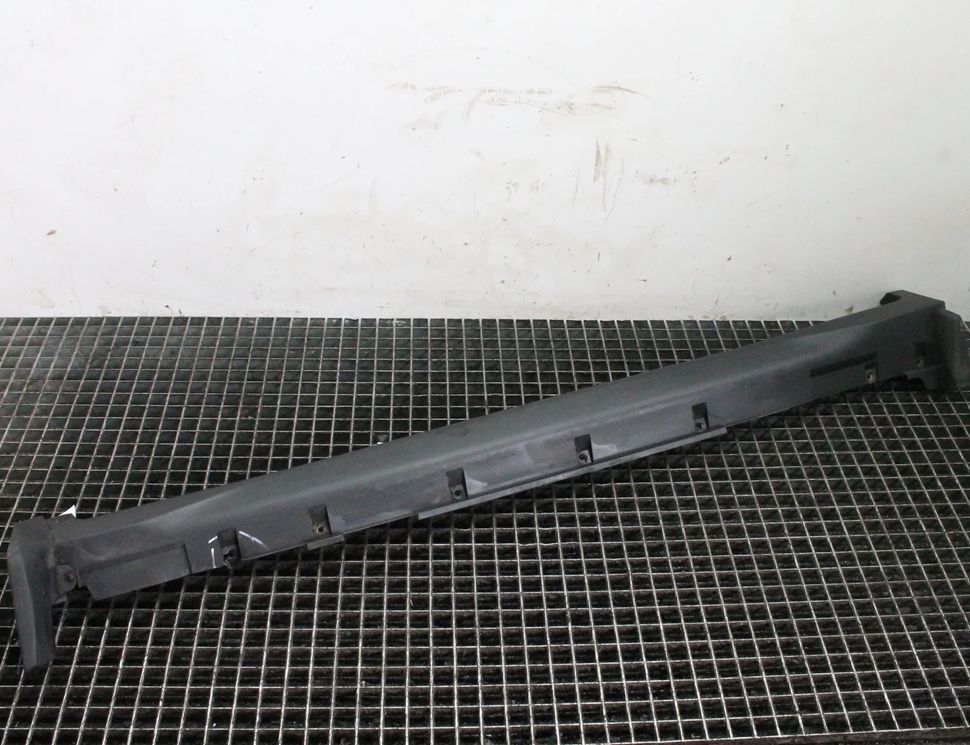 NISSAN X-Trail T32 (2013-2022) Kreisās puses dekoratīvā plastmasas sliekšņu uzlika 768514CE0A 29814022