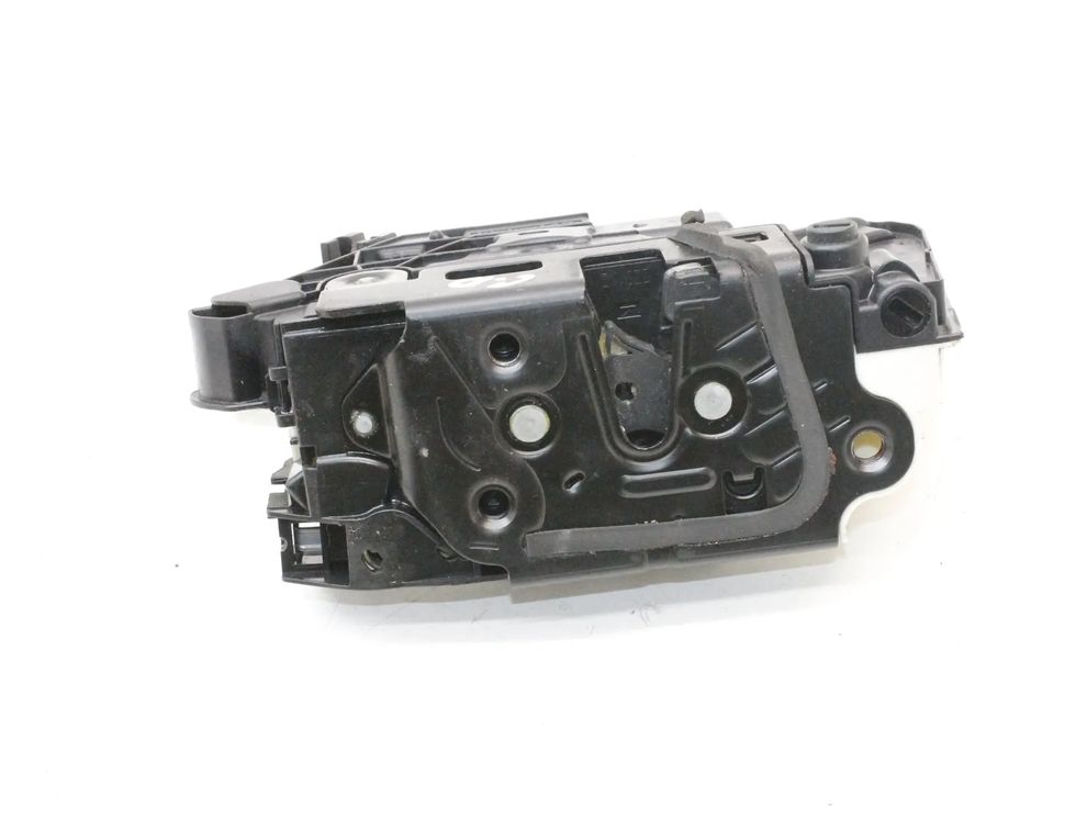 VOLKSWAGEN Passat CC 1 generation (2008-2017) Aizmugurējā labā durvju slēdzene 5N0839016G 29836544