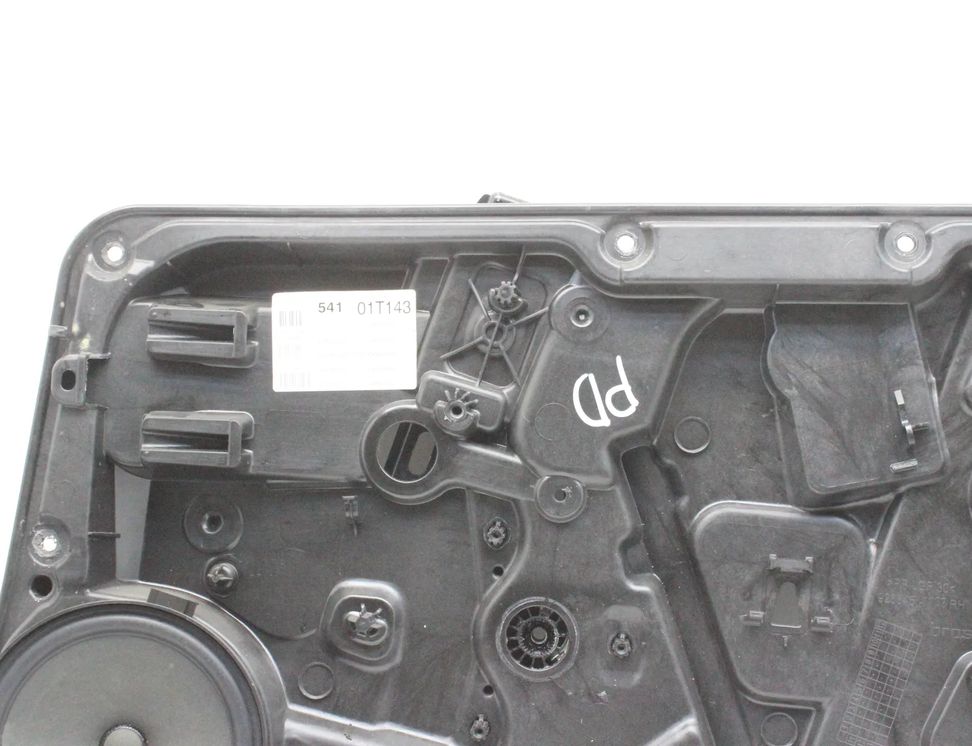 MERCEDES-BENZ A-Class W176 (2012-2018) Стеклоподъемник передней правой двери A1767200279 29902938