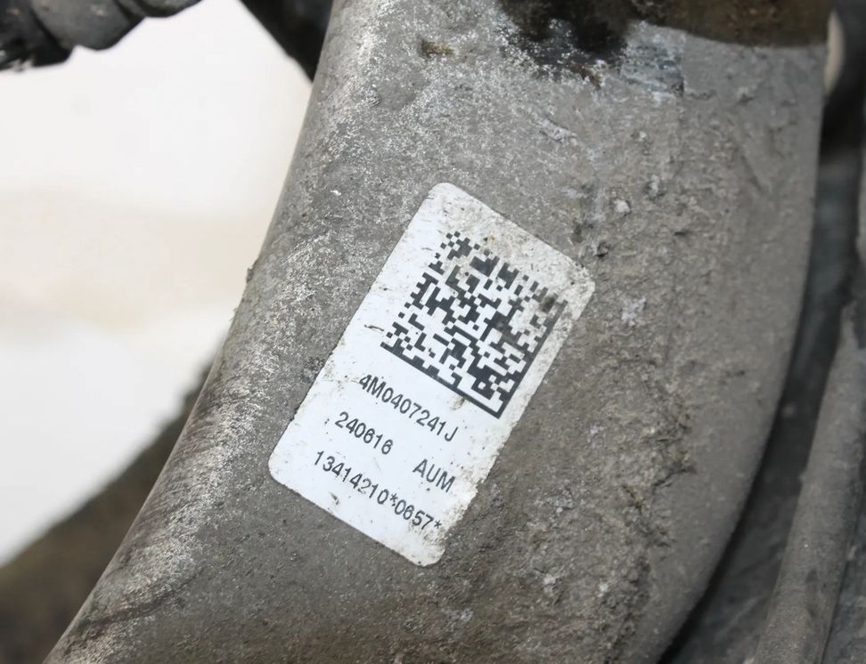 AUDI Q7 4M (2015-2024) Priekšējā kreisā riteņa rumbas vārpsta/stupica 4M0407241J 29950874