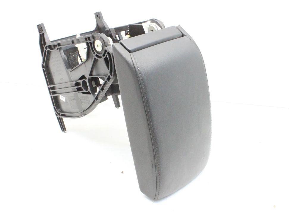 SKODA Octavia 3 generation (2013-2020) Подлокотник 5E0864207 30917317