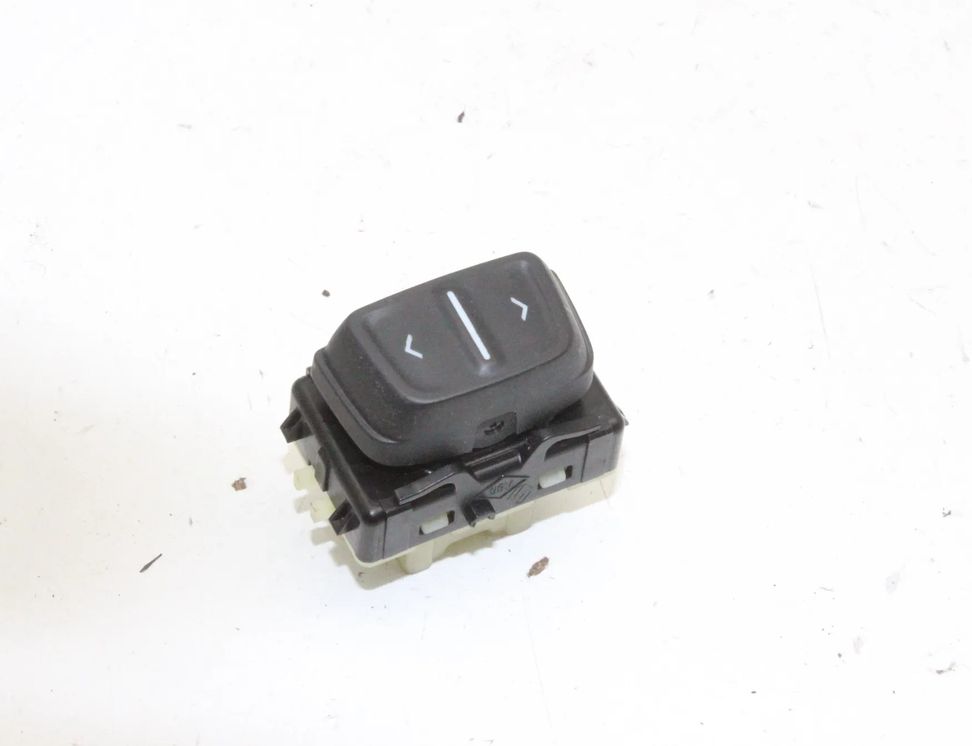 DACIA Sandero 2 generation (2013-2020) Кнопка стеклоподъемника задней правой двери 254214937R 31101246