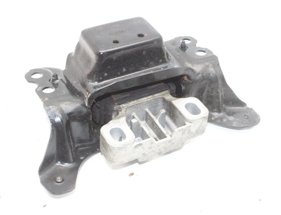 AUDI A3 8Y (2020-2024) Подушка двигателя левая 5Q0199555BD 31886876