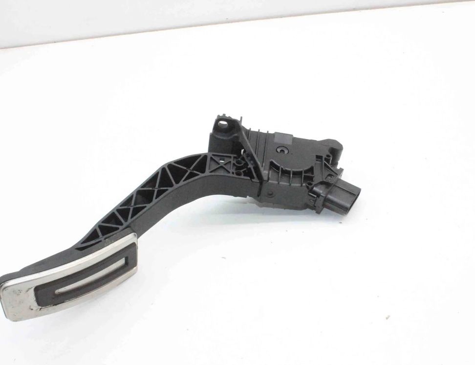 SEAT Ateca 1 generation (2016-2024) Throttle Pedal 5Q2723503F 32740300