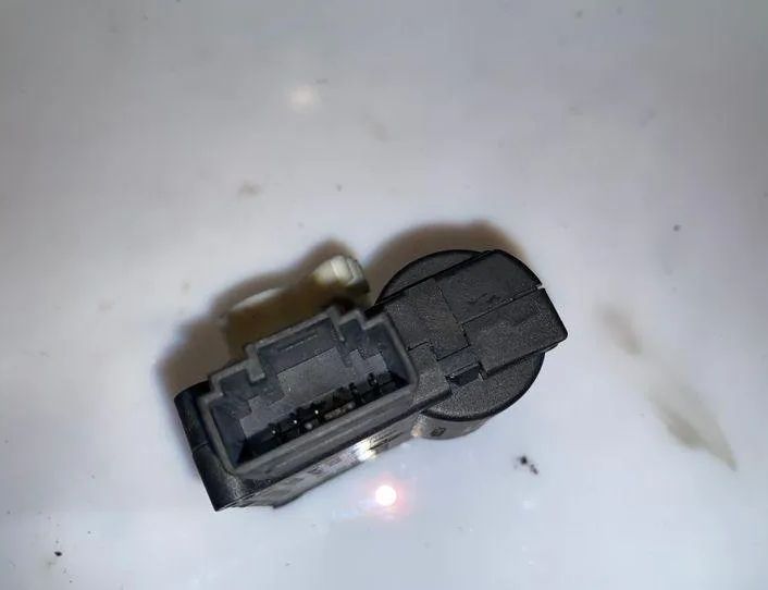 AUDI A6 C6/4F (2004-2011) Клапаны управления внутренним подогревом 0132801369,4F0820511B 18123707