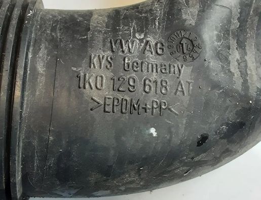 AUDI A3 8P (2003-2013) Air Intake Tube 1K0129618AT 25749930