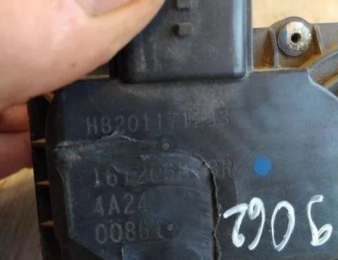 RENAULT Captur 1 generation (2013-2019) Droseļvārsts 161206038r 30830297