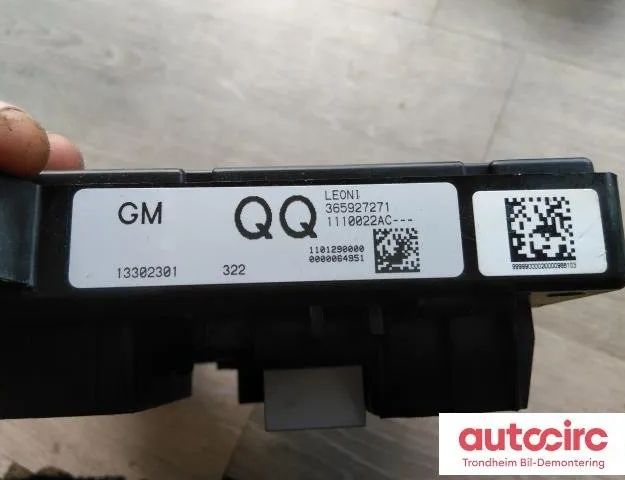 OPEL Astra J (2009-2020) Fuse Box 13302301,365927271,1110022ac 30832807