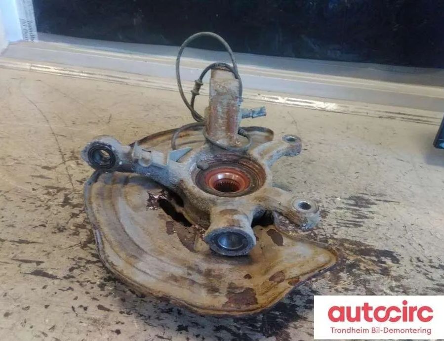 MERCEDES-BENZ B-Class W246 (2011-2020) Front Left Wheel Hub a2463320501 30845024