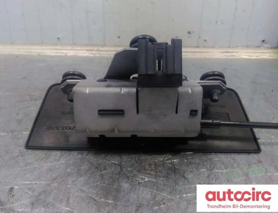 VOLVO XC60 1 generation (2008-2017) Aizmugurējā bagāžnieka slēdzene 31253170,31440489 30851082