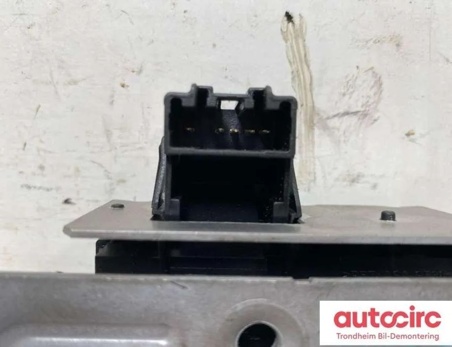 VOLVO XC70 2 generation (2000-2007) Aizmugurējā bagāžnieka slēdzene 31333543,31440491 30860733