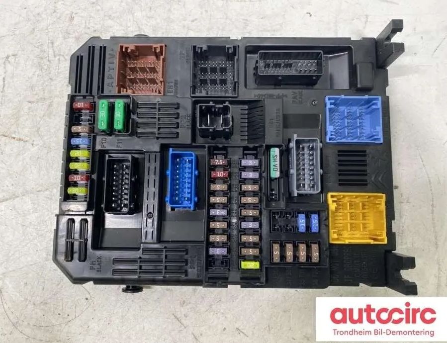 PEUGEOT Expert 3 generation (2017-2023) Drošinātāju kārba 9832880280,9832880280-00 32087031