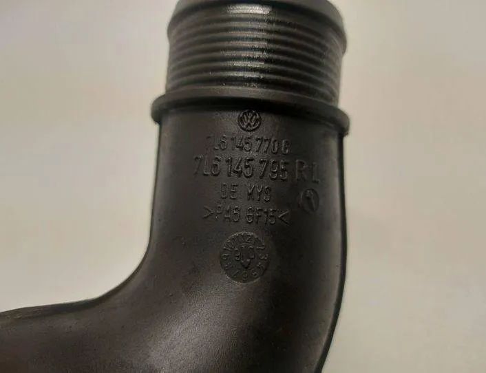 AUDI Q7 4L (2005-2015) шланг радиатора интеркулера 7L6145795R,7L6145770G 24410949
