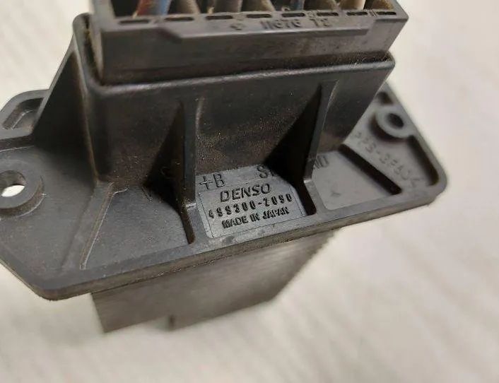 TOYOTA Avensis 1 generation (1997-2003) Blower fan relay 4993002090 24422257