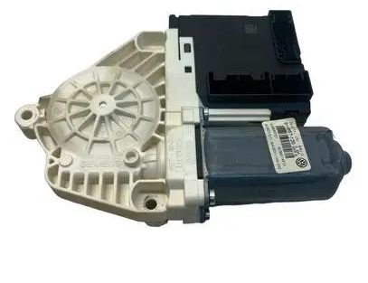 VOLKSWAGEN Passat CC 1 generation (2008-2017) Маторчик стеклоподъемника передней левой двери 3C8837461J,914867120,3C8959701 24429331