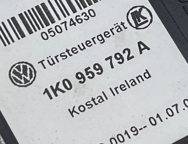 VOLKSWAGEN Touran 1 generation (2003-2015) Маторчик стеклоподъемника передней правой двери 1K0959792A 24970323