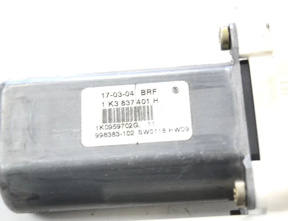 VOLKSWAGEN Golf 5 generation (2003-2009) Priekšējo kreiso durvju logu pacēlāja motorīts 1K3837401H,1K0959792D,1K0959702G 11284011