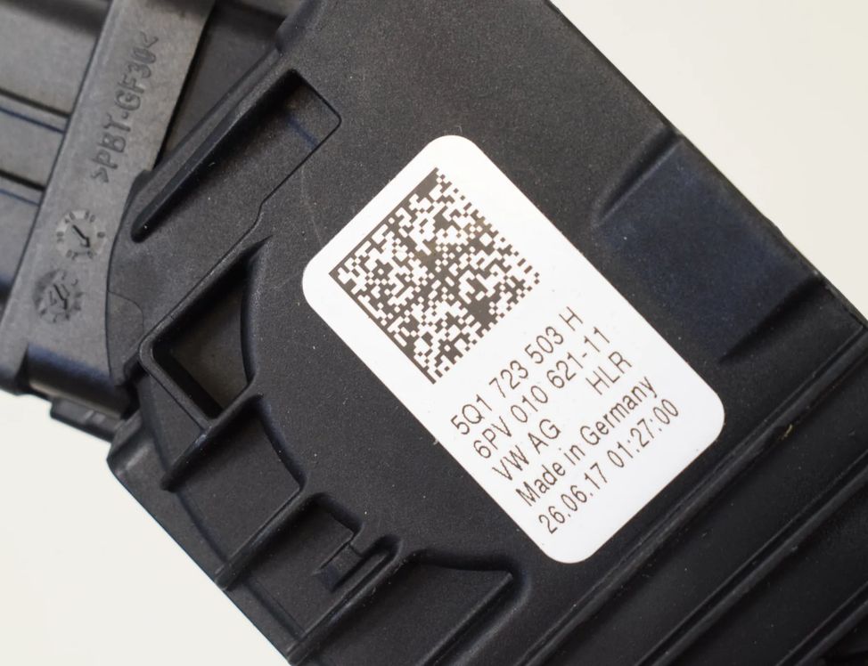 VOLKSWAGEN Passat B8 (2014-2023) Akseleratora / gāzes pedālis 5Q1723503H 11541261