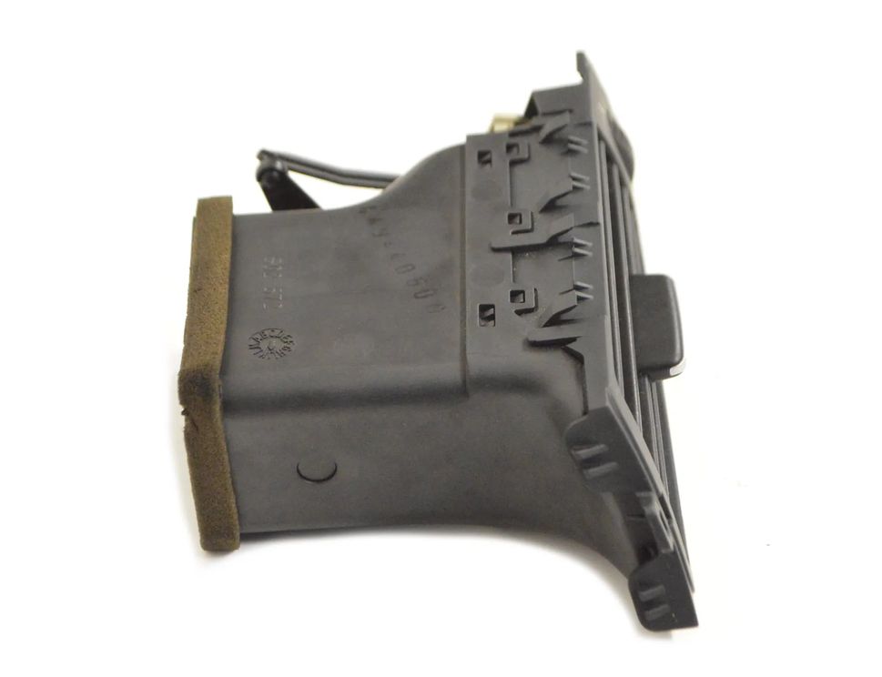 BMW 3 Series E90/E91/E92/E93 (2004-2013) Вентиляционные отверстия в приборной панели 642291304669,14482110,9130466 11751391