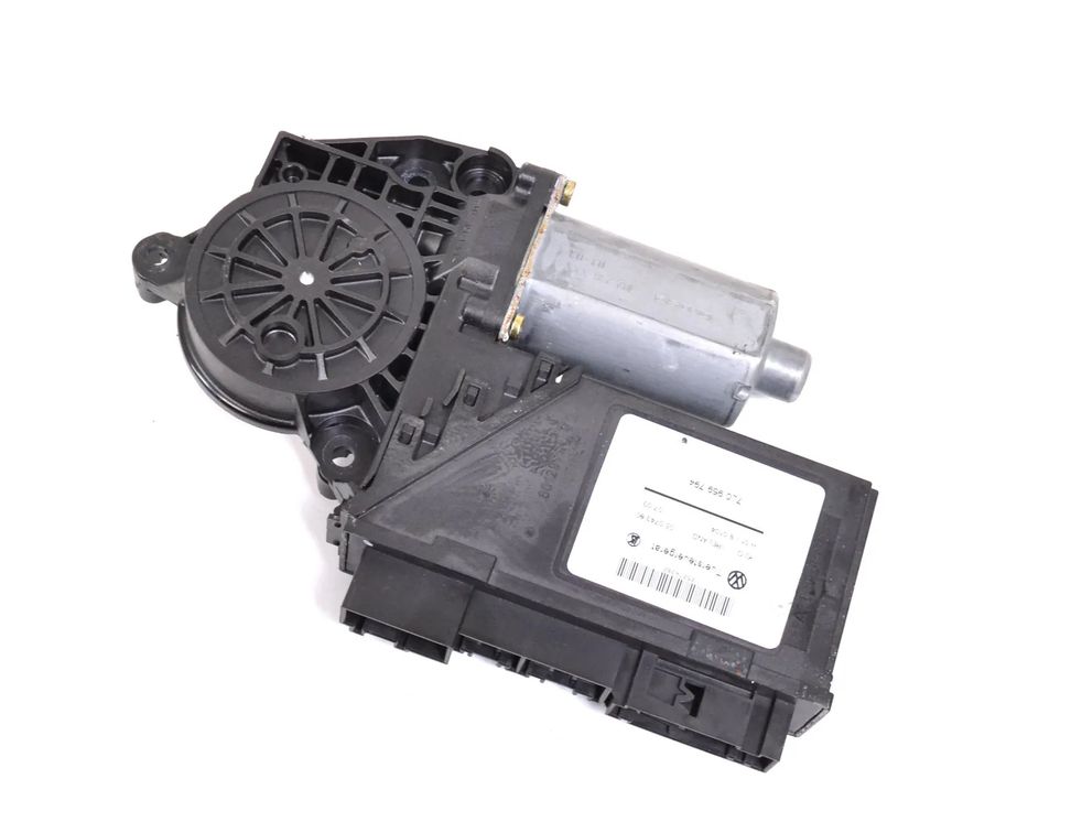 PORSCHE Cayenne 955 (2002-2010) Aizmugurējo labo durvju loga vadības motorīts 7L0959794 11770180