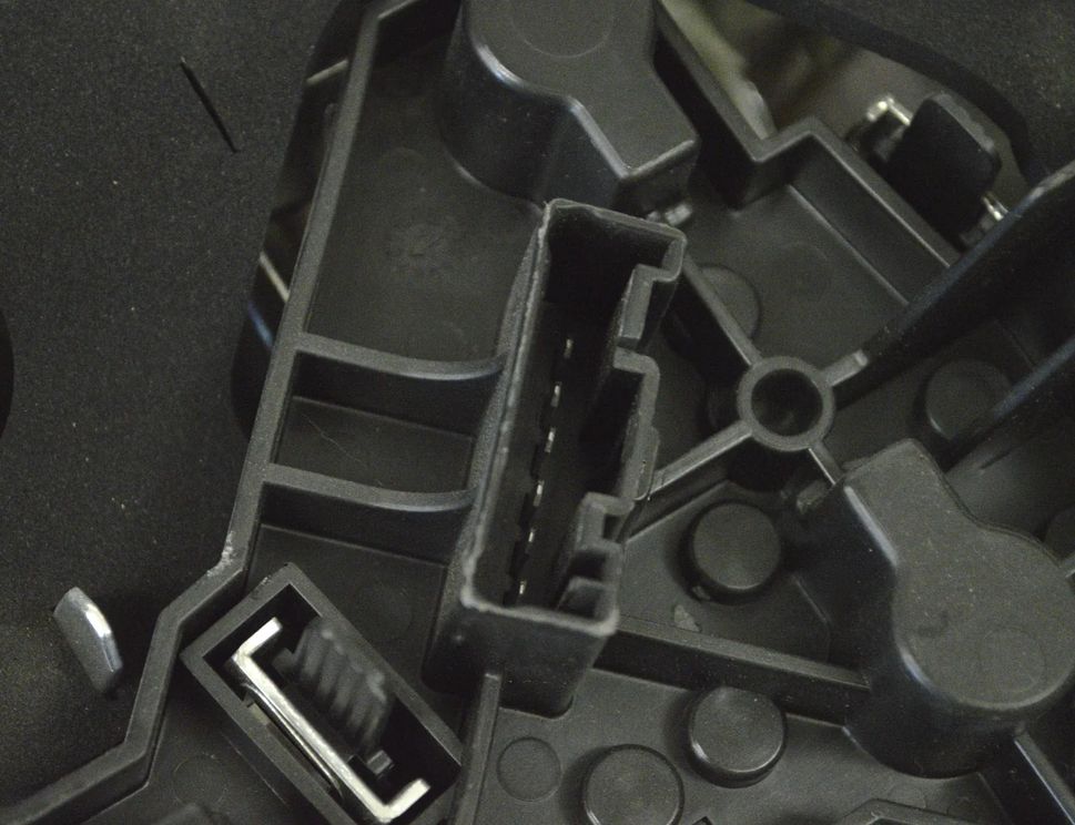 BMW 1 Series E81/E82/E87/E88 (2004-2013) Aizmugurējais kreisais lukturis 6924501 13124037