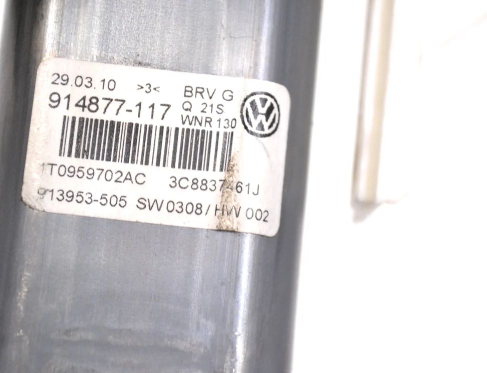 VOLKSWAGEN Passat CC 1 generation (2008-2017) Маторчик стеклоподъемника передней левой двери 3C8837461J 13147118