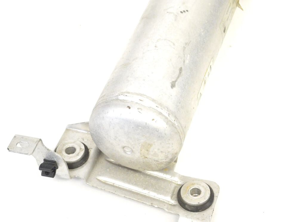 MASERATI Levante 1 generation (2016-2024) Gaisa rezervuārs 6700375220 13445947