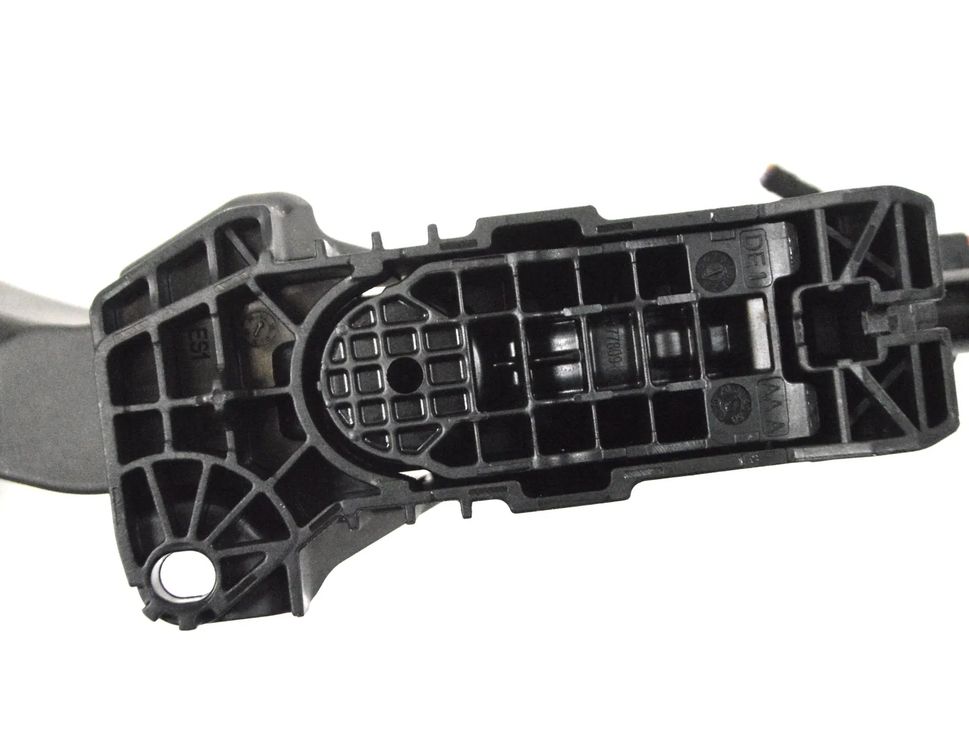 VOLKSWAGEN T-Roc 1 generation (2017-2024) Akseleratora / gāzes pedālis 5Q2723503F 13961225