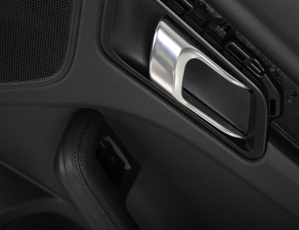 PORSCHE Macan 1 generation (2013-2023) Обшивка задней правой двери 95B867212 14695427