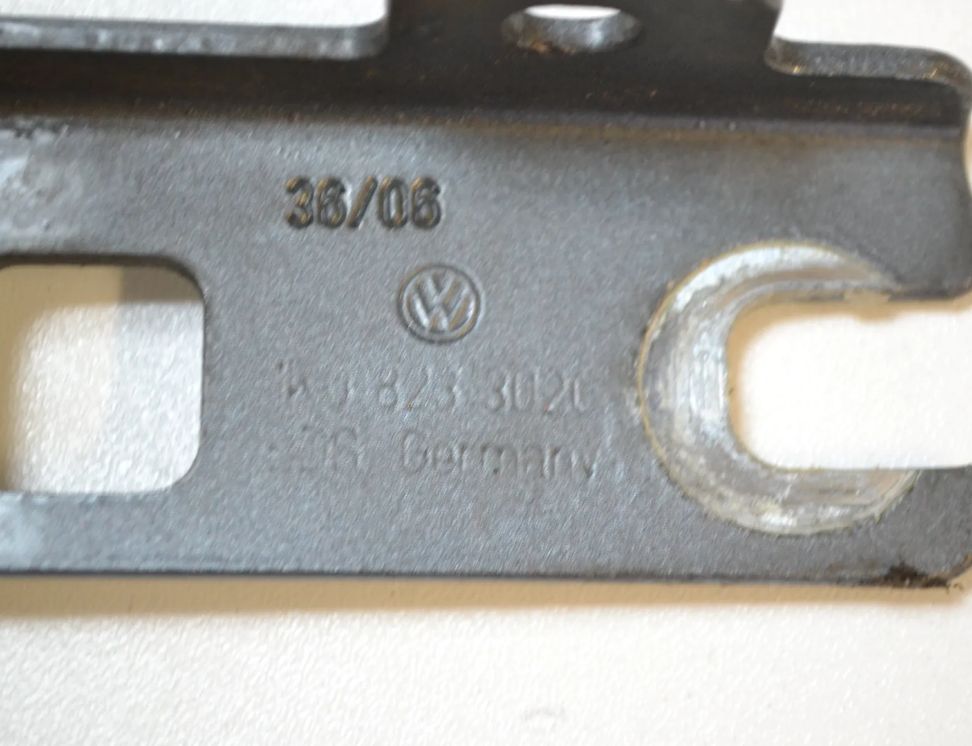 VOLKSWAGEN Golf 5 generation (2003-2009) Front Right Bonnet Hinge 1K0823302C 2256476