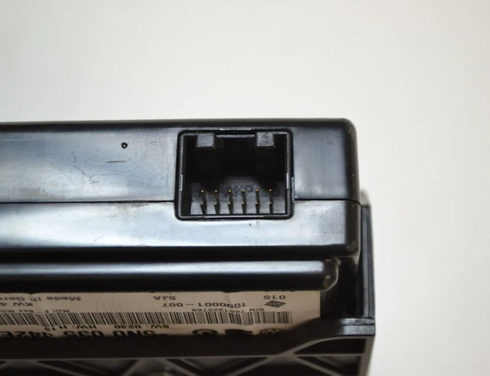 VOLKSWAGEN Passat B7 (2010-2015) Mūzikas atskaņotāja papildu savienotāji (AUX / USB) 5N0035341F 2315567