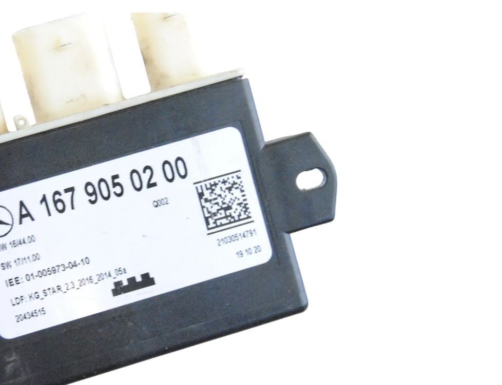 MERCEDES-BENZ CLA-Class C118 (2019-2023) Aizmugurējā vāka / bagāžnieka vadības bloks A1679050200 23455517