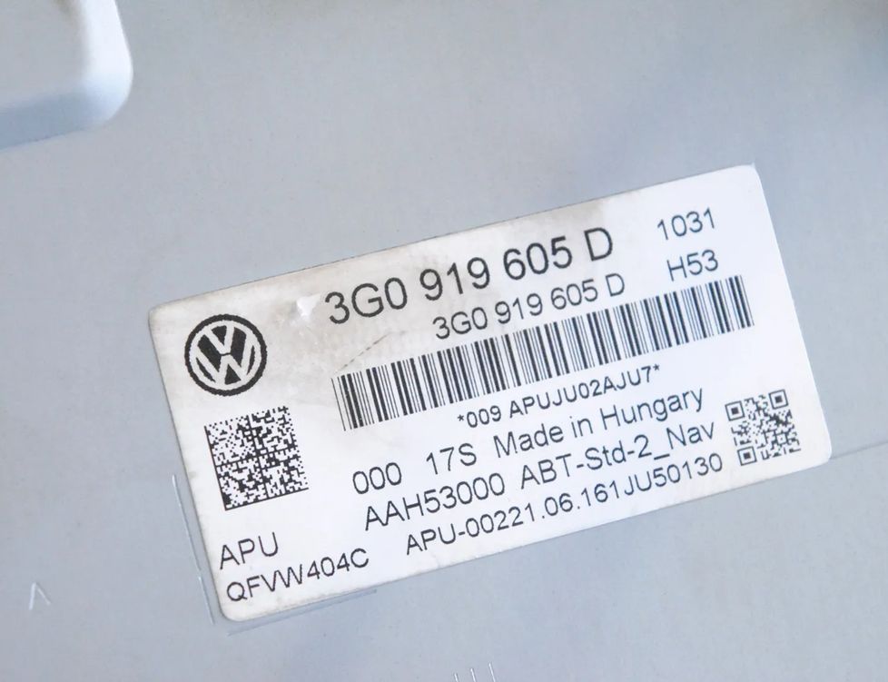 VOLKSWAGEN Variant VII TDI (2014-2024) Navigation Display 3G0919605D 24400534