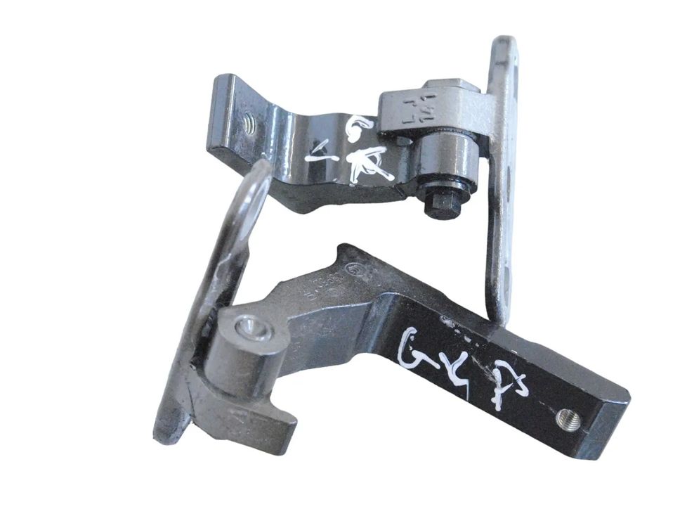 VOLVO XC40 1 generation (2017-2024) Aizmugurējo kreiso durvju eņģes 31457095,31457099 25206794