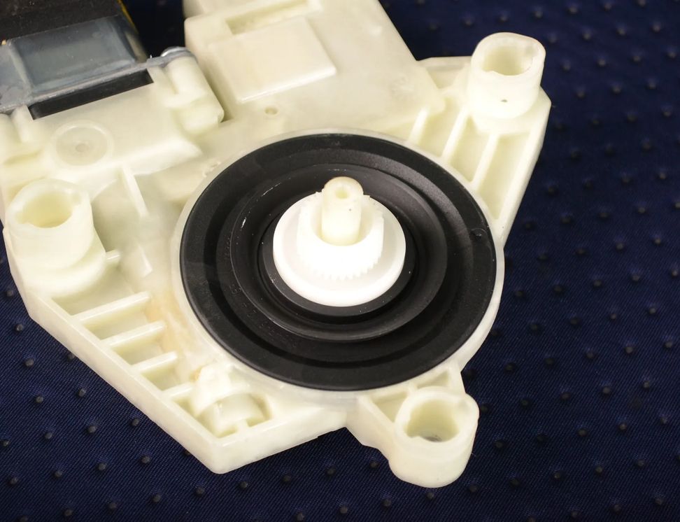 VOLKSWAGEN Passat B8 (2014-2023) Aizmugurējo labo durvju loga vadības motorīts 5Q0959811E 3364537