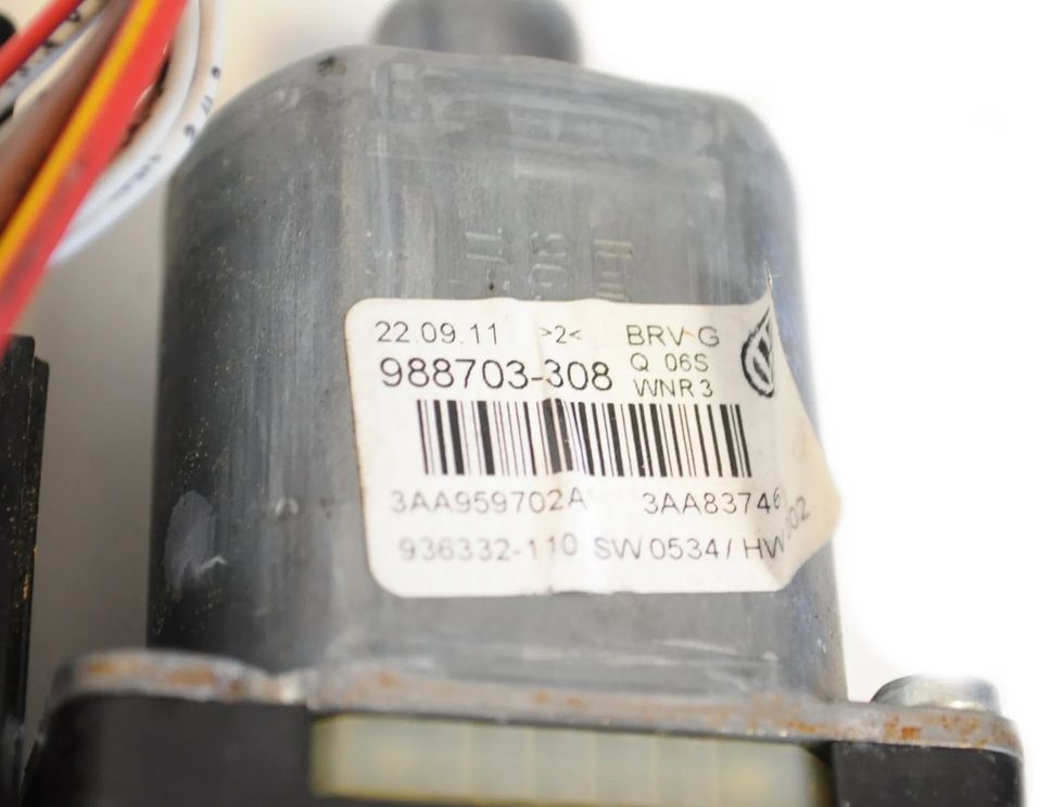 VOLKSWAGEN Passat B7 (2010-2015) Priekšējo kreiso durvju logu pacēlāja motorīts 3AA837461,3C0959792C 4169757