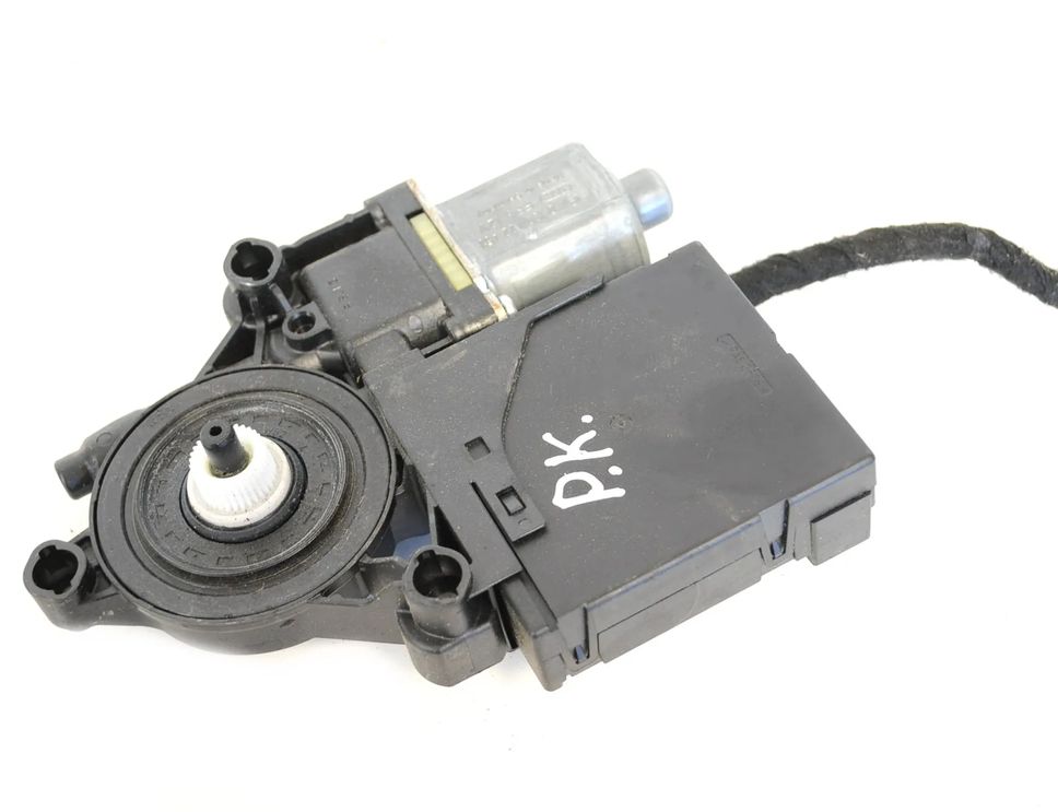 VOLKSWAGEN Passat B7 (2010-2015) Priekšējo kreiso durvju logu pacēlāja motorīts 3AA837461,3C0959792C 4169757