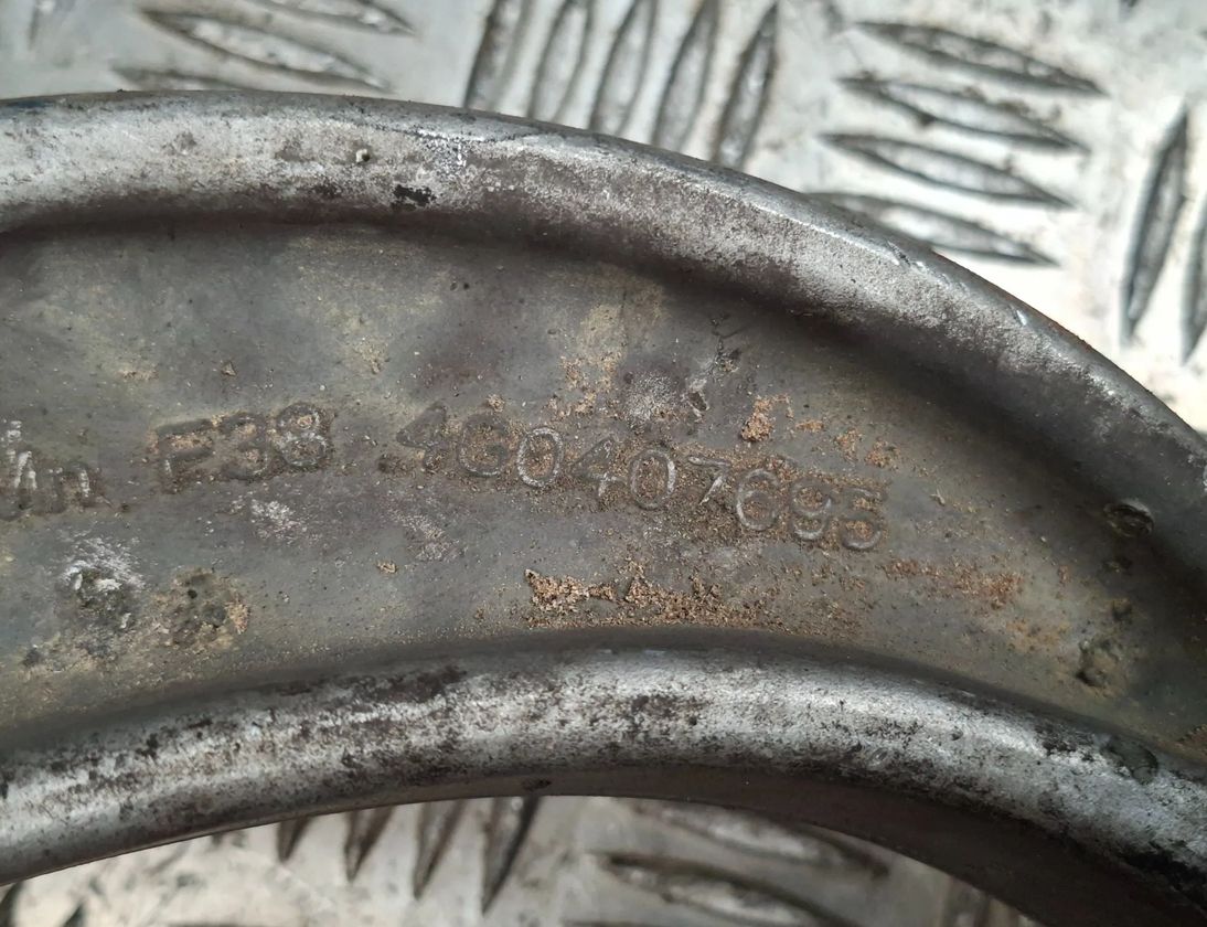 AUDI A7 C7/4G (2010-2020) Priekšējā kreisā apakšējā svira/ričags 4G0407695 31934912