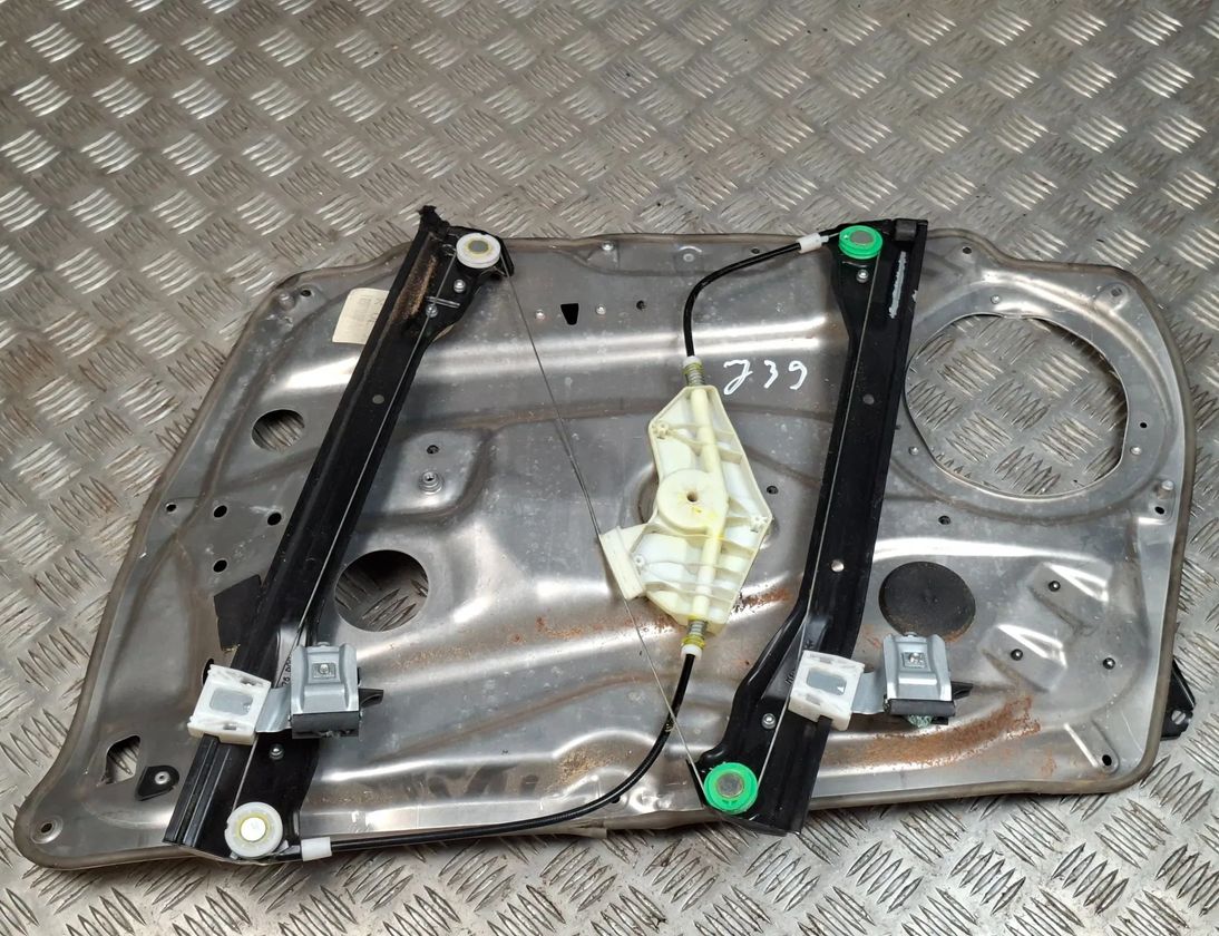 MERCEDES-BENZ C-Class W204/S204/C204 (2004-2015) Priekšējo kreiso durvju logu pacēlājs 963757102 31967156