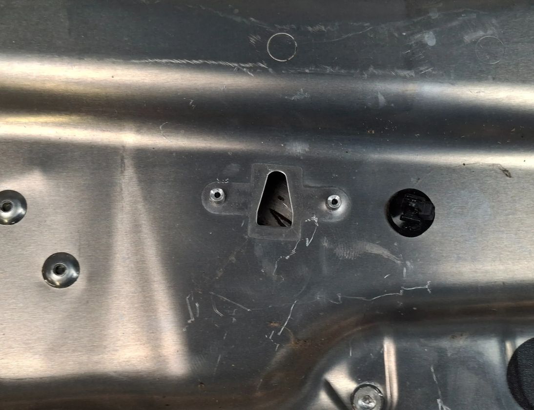 MERCEDES-BENZ C-Class W204/S204/C204 (2004-2015) Priekšējo kreiso durvju logu pacēlājs 963757102 31967156