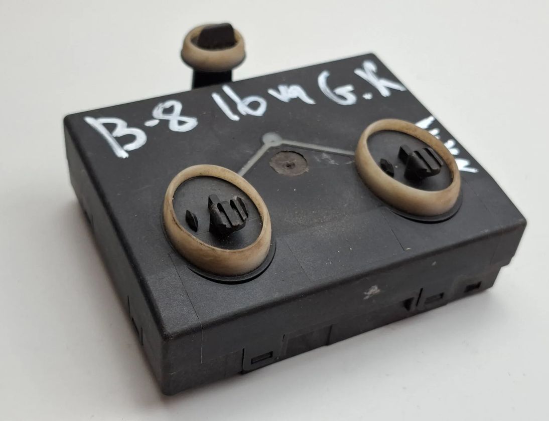 VOLKSWAGEN Passat B8 (2014-2023) Aizmugurējo kreiso durvju vadības bloks 5Q0959595E,5Q0959595B 32185345