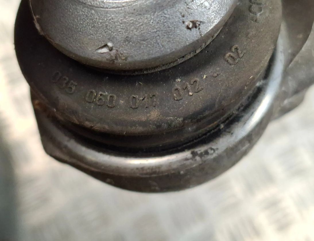 BMW 5 Series F10/F11 (2009-2017) Priekšējā labā augšējā vadības svira/ričags EN6082T6 33074531