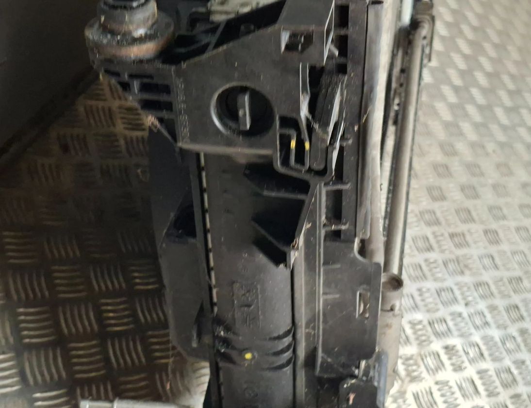 MERCEDES-BENZ C-Class W204/S204/C204 (2004-2015) Система охлаждения A2045000293,A2045000554 33077042