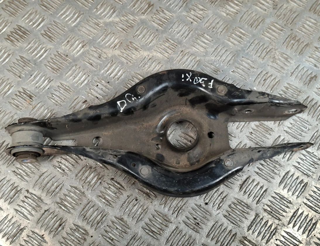 BMW 4 Series F32/F33/F36 (2013-2020) Aizmugurējā labā H formas svira / ričags 6867540 33078491