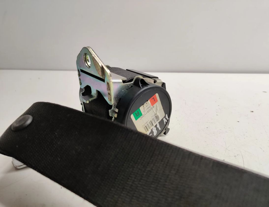 BMW 1 Series E81/E82/E87/E88 (2004-2013) Rear Left Seatbelt 9139832 11488680